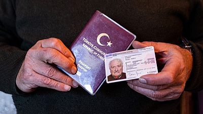 Avrupa Türk Toplumu derneğinin kurucularından Şener Sargut yeni vatandaşlık yasasının çıkmasını bekliyor
