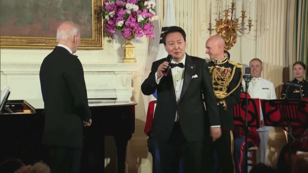 VIDEO : Watch: South Korea’s President sings “American Pie”