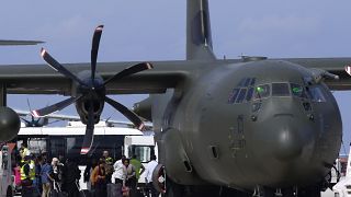 Szudáni evakuálásban részt vevő brit katonai szállító repülőgép Lárnakán 2023. április 26-án