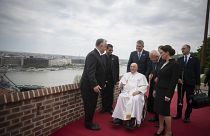Orbán Viktor miniszterelnök fogadja Ferenc pápát Novák Katalin jelenlétében a Karmelita kolostorban 2023. 04.28.