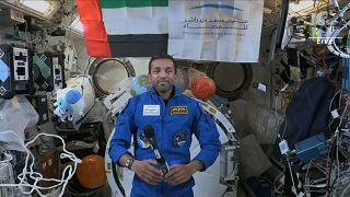Esta foto facilitada por la NASA muestra al astronauta emeritense Sultan al-Neyadi durante una entrevista en la Estación Espacial Internacional, el 7 de marzo de 2023.
