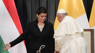 البابا مع رئيسة المجر كاتالين نوفاك في بودابست