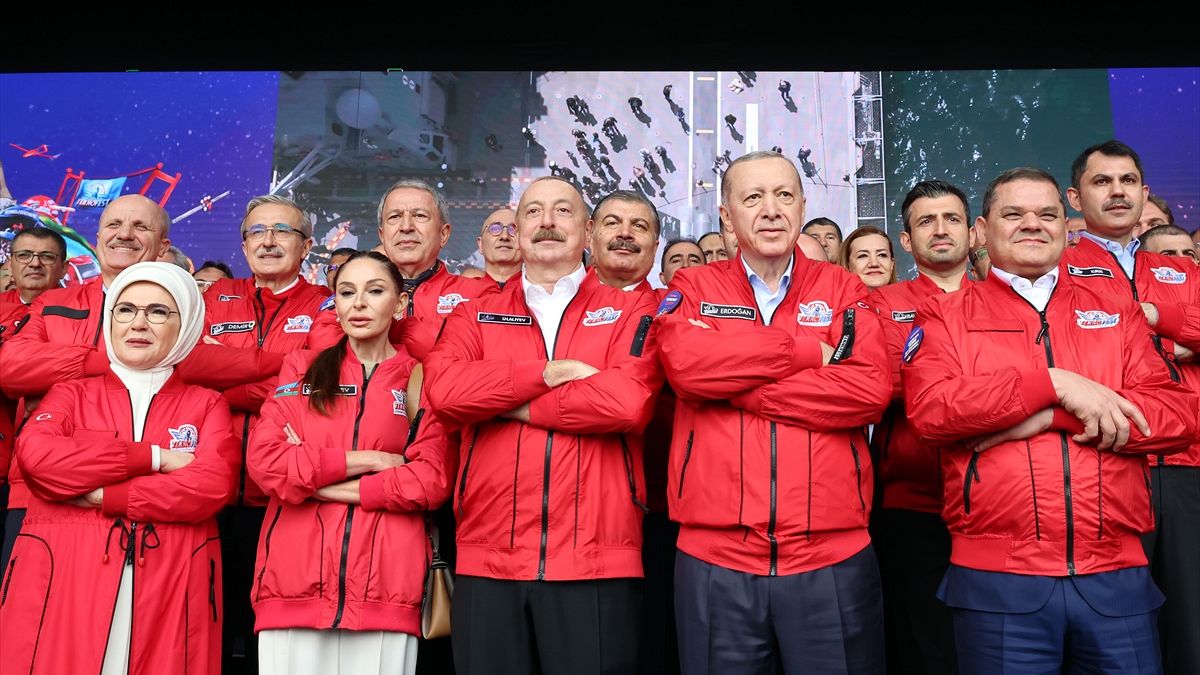 Cumhurbaşkanı Recep Tayyip Erdoğan, Azerbaycan Cumhurbaşkanı İlham Aliyev'le birlikte Teknofest'e katıldı
