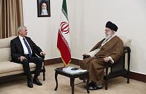 İran'ın dini lideri Ayetullah Ali Hamaney, cumartesi günü başkent Tahran'da Irak Cumhurbaşkanı Abdul Latif Raşit'i ağırladı. 