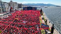 На митинге в Измире кандидат от оппозиции Кемаль Кылычдароглу пообещал сторонникам "возвращение весны".