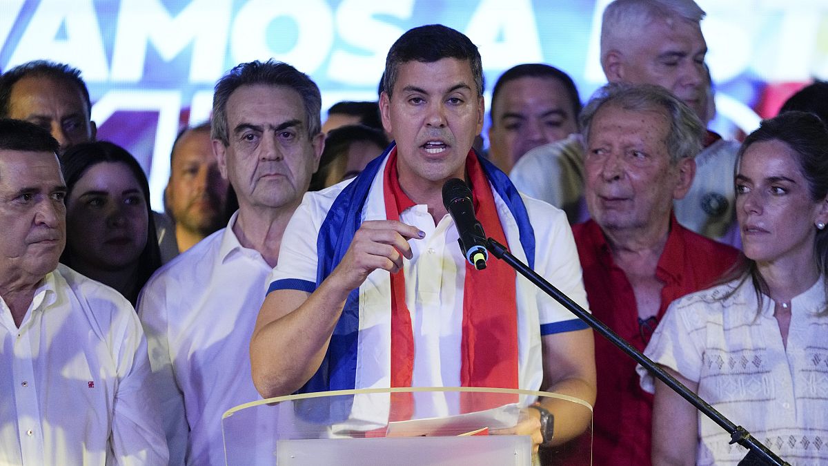 Ο Σαντιάγκο Πένα νικητής των προεδρικών εκλογών στην Παραγουάη
