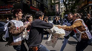 Des manifestants à istanbul, le 30 avril 2023