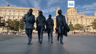 A Beatles együttes szobra Liverpoolban