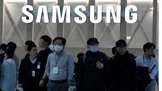  شعار شركة سامسونغ إلكترونيكس في المعرض العالمي لتكنولوجيا المعلومات في سيول، كوريا الجنوبية، 21 أبريل 2023.