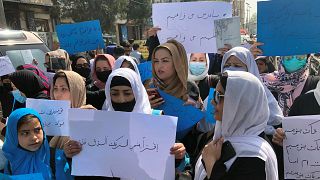 وقفة للمطالبة بحق المرأة الأفغانية في العمل