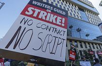 Piquete de greve à porta dos escritórios da Netflix, em Los Angeles, EUA