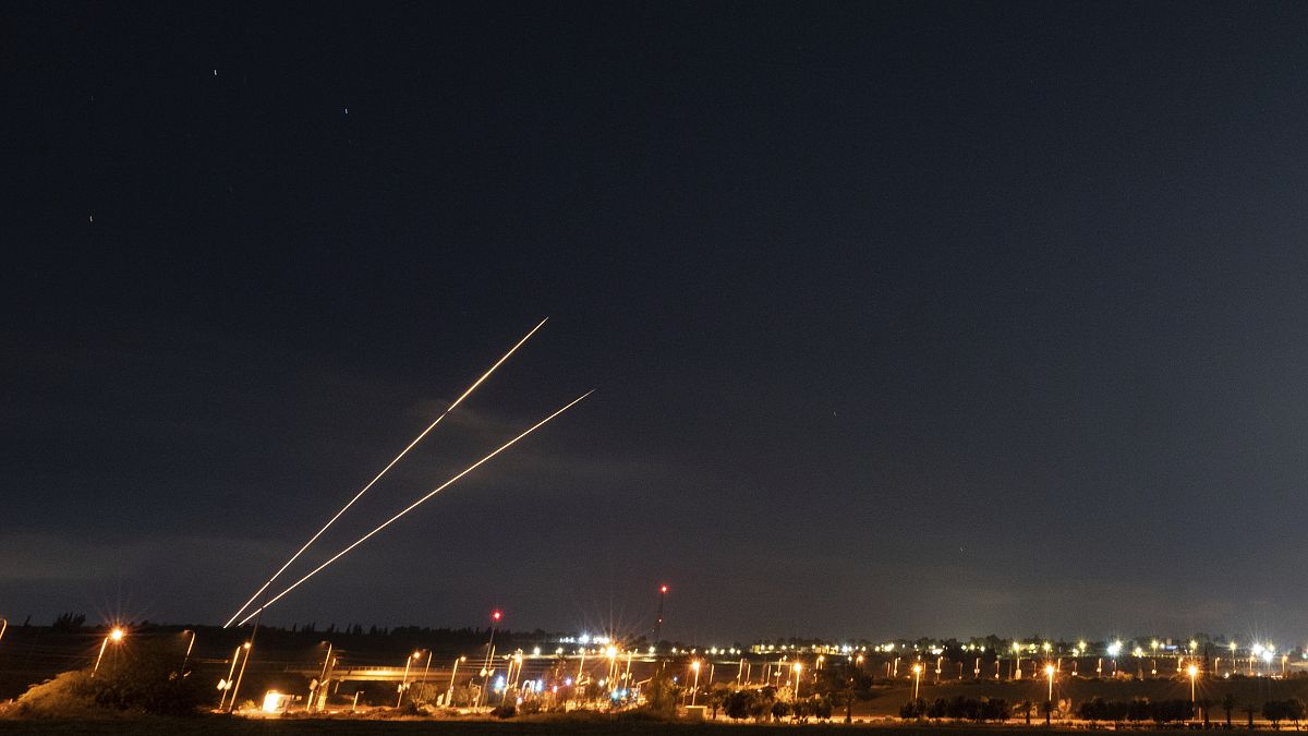 Rakétákat lőnek ki a Gázai övezetből