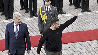 Zelenskyy fez uma visita surpresa à capital finlandesa, Helsínquia, para uma cimeira de um dia com os líderes nórdicos