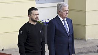 Zelenszkij ukrán és Niinisto finn elnök Helsinkiben, az elnöki palotában