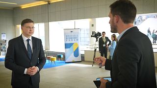 Der Exekutiv-Vizepräsident der Europäischen Kommission, Valdis Dombrovskis, im Gespräch mit Euronews