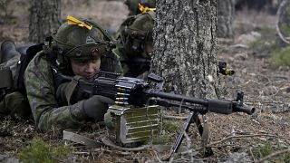 جنود فنلنديون أثناء مناورات "السهم" المشتركة مع قوات دول أخرى أعضاء في حلف الناتو