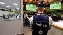 یک افسر پلیس بلژیک در دادگاه متهمان حملات تروریستی مارس ۲۰۱۶ در بروکسل