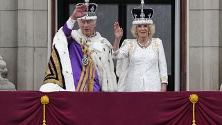 Una lluvia incesante no ha ocultado el brillo de la coronación del rey Carlos III en la Abadía de Westminster a la que han acudido numerosos representantes de Casas Reales.