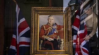 İngiltere Kralı 3. Charles'ın taç giyme töreni bin yıllık gelenek ve töreleri yansıtıyor