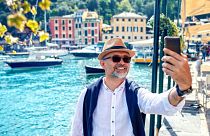 Portofino ha introducido zonas de "no espera" para evitar que los turistas se paren a hacerse selfies.