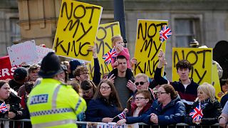 اعتراض مخالفان سلطنت در بریتانیا