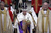 König Charles ist offiziell zum König gekrönt worden