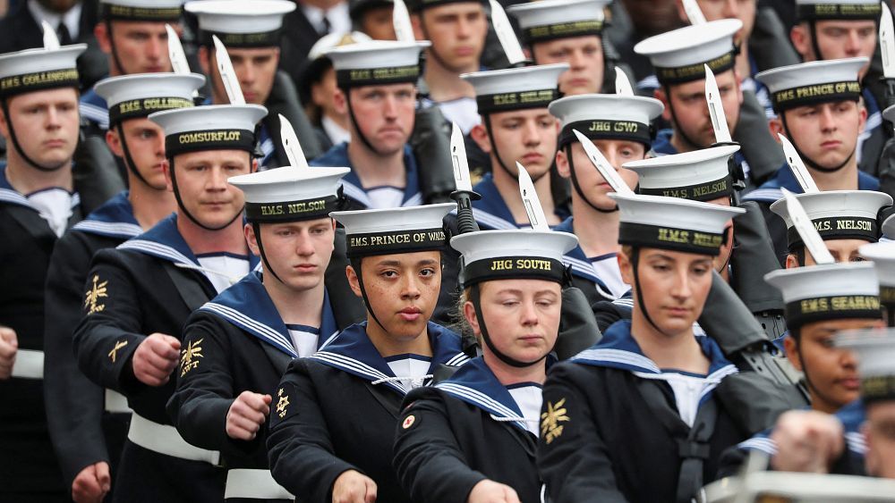 VIDEO : WATCH: UK servicemen and women arrive in London ahead of coronation