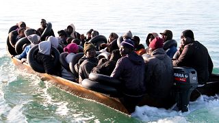 Grupo de migrantes intercetado pela guarda tunisina a 18 de abril