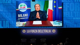پخش پیام سیلویو برلوسکونی در نشست حزب «فورزا ایتالیا»