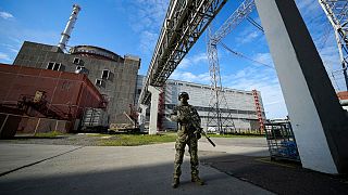 Orosz katonák őrzik a Zaporizzsjai Atomerőművet 2022. május elsején 