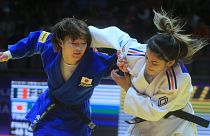 Kampf zwischen Weltmeisterin Natsumi Tsunoda aus Japan und der Französin Shirine Boukli