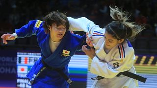 Kampf zwischen Weltmeisterin Natsumi Tsunoda aus Japan und der Französin Shirine Boukli
