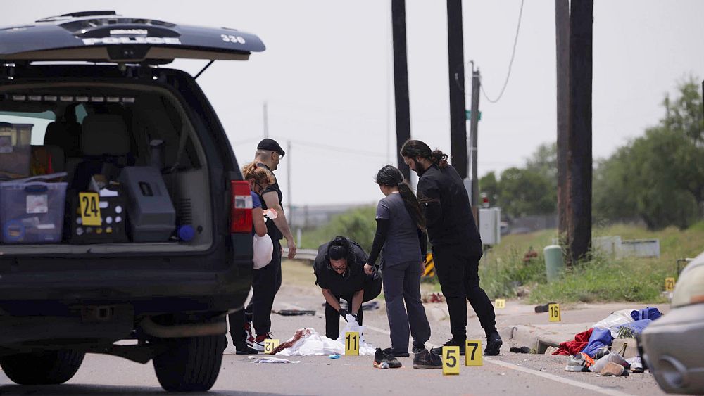 Eight dead after SUV hits crowd near Texas migrant shelter