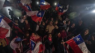 Ψηφοφόροι της ακροδεξιάς πανηγυρίζουν στο Σαντιάγο