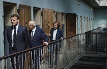 Emmanuel Macron in visita al carcere di Montluc, a Lione. (8.5.2023)
