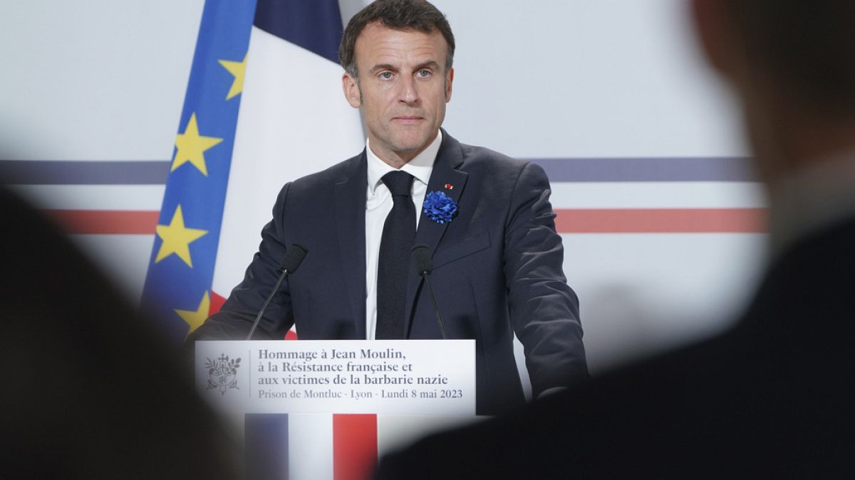 Emmanuel Macron rend hommage à Jean Moulin