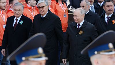 بدء العرض العسكري في الساحة الحمراء في موسكو بحضور بوتين | Euronews