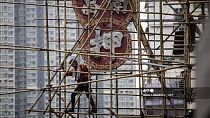  Hong Kong's bamboo scaffolders preserve ancient technique
