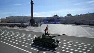 تعتبر دبابة تي-34 رمزاً للنصر على النازية في روسيا 