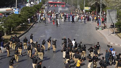 صدامات بين أنصار عمران خان والشرطة في كراتشي. 2023/05/09