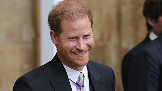 İngiliz Mirror gazete grubu Prens Harry'frn telefon dinleme davası öncesinde özür diledi