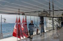 CHP Genel Başkanı Kemal Kılıçdaroğlu İstanbul'da bir konferansta konuşurken