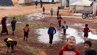 أطفال نازحون في مخيمات في سوريا