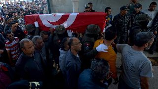 Tunisie : funérailles d'un gendarme tué lors de la fusillade de Djerba