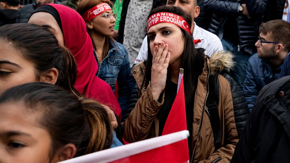 Turkish election heads to runoff as Erdoğan falls short