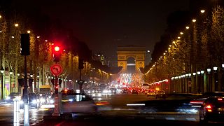 عکس تزئینی از خیایان شانزه لیزه پاریس 
