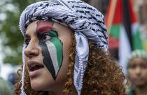 صورة لشابة فلسطينية خلال إحياء ذكرى النكبة الخامسة والسبعين في بروكلين بمدينة نيويورك
