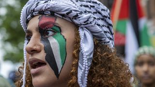 صورة لشابة فلسطينية خلال إحياء ذكرى النكبة الخامسة والسبعين في بروكلين بمدينة نيويورك