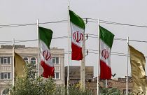 أعلام إيران ترفرف في جنوب العاصمة طهران في 4 يوليو 2022.