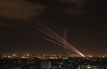 Los sistemas de defensa israelíes bloquean ataques desde Gaza. 